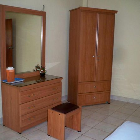 Hotel Red Rose Негомбо Экстерьер фото