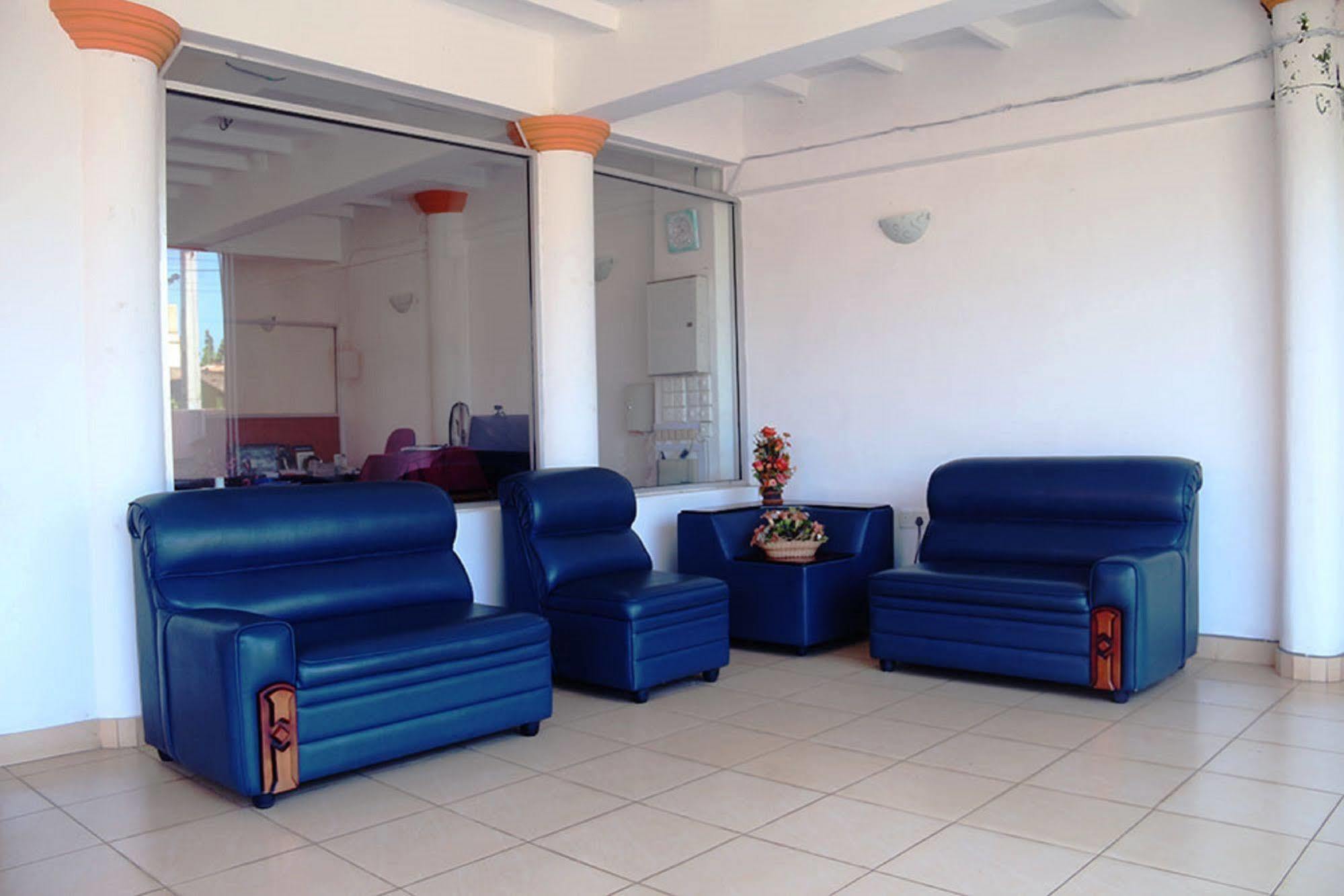 Hotel Red Rose Негомбо Экстерьер фото
