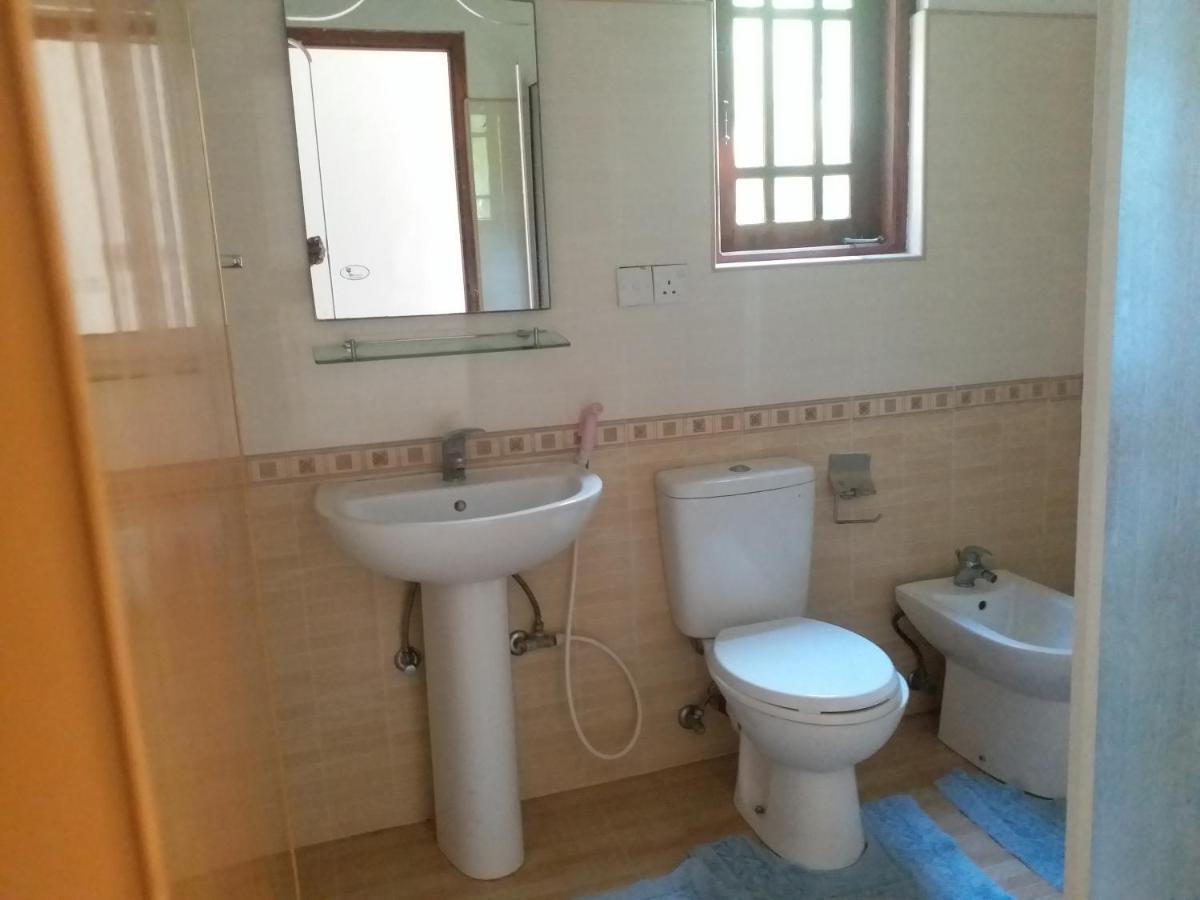 Hotel Red Rose Негомбо Экстерьер фото